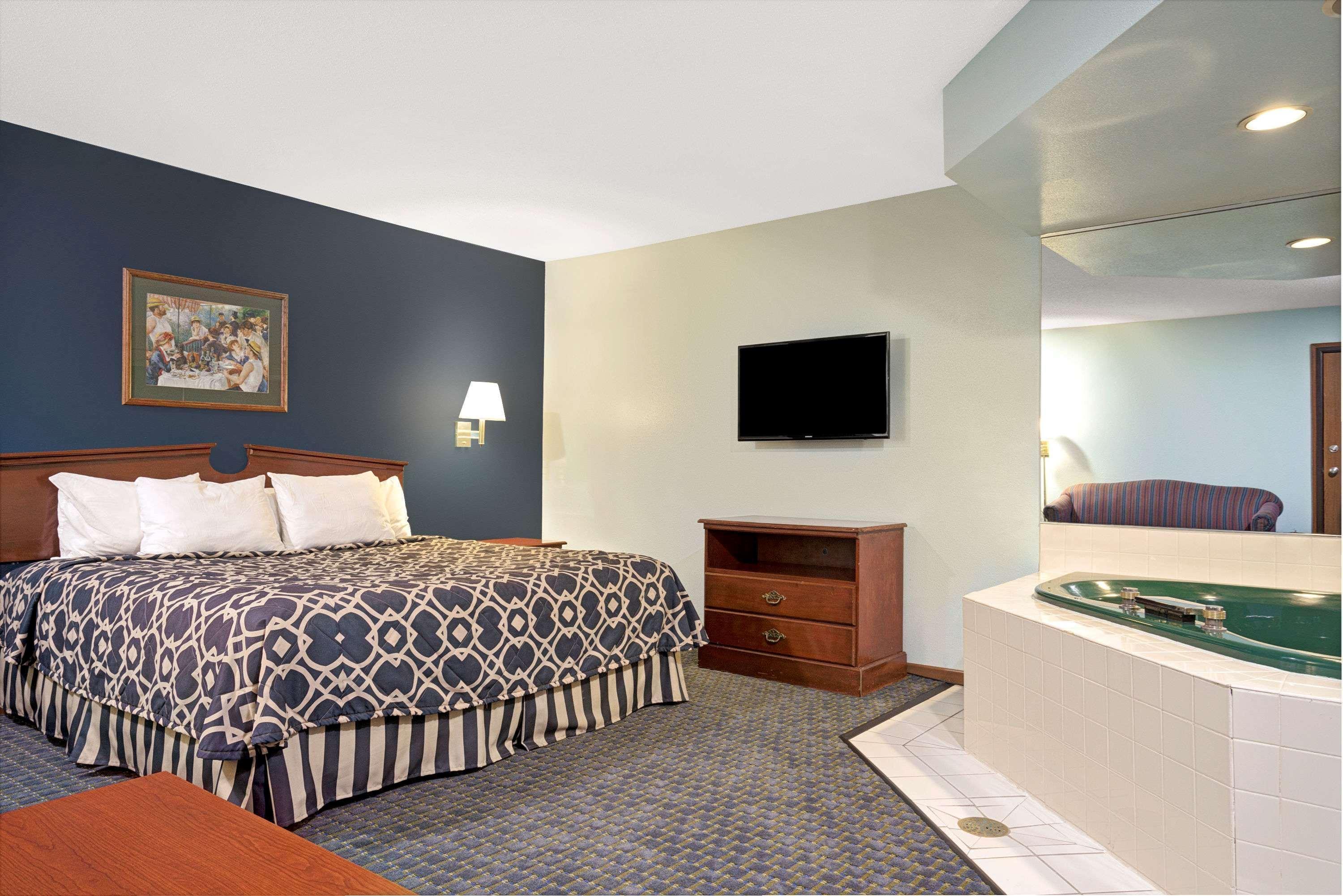 Hotel Super 8 By Wyndham Hudson Extérieur photo