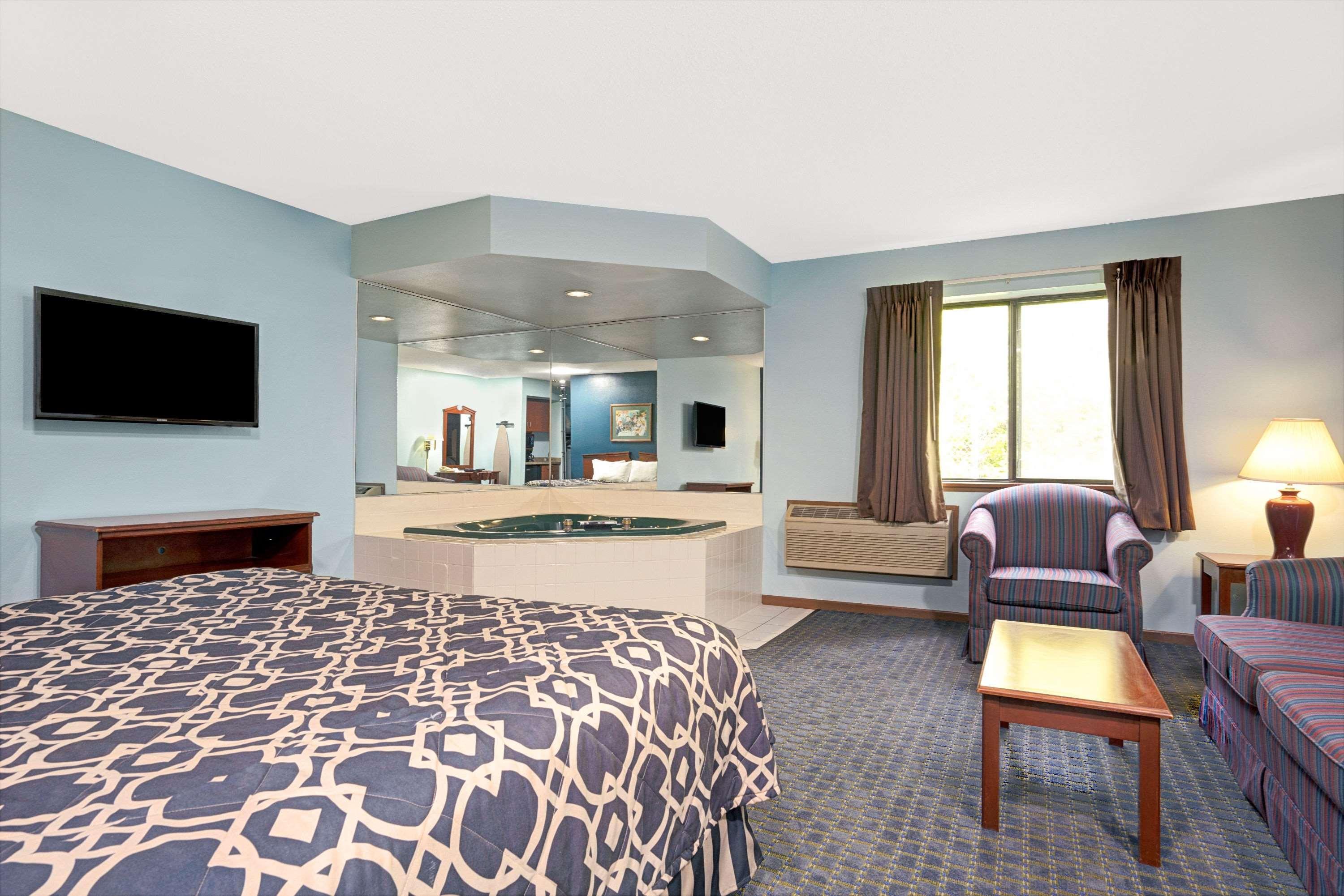 Hotel Super 8 By Wyndham Hudson Extérieur photo