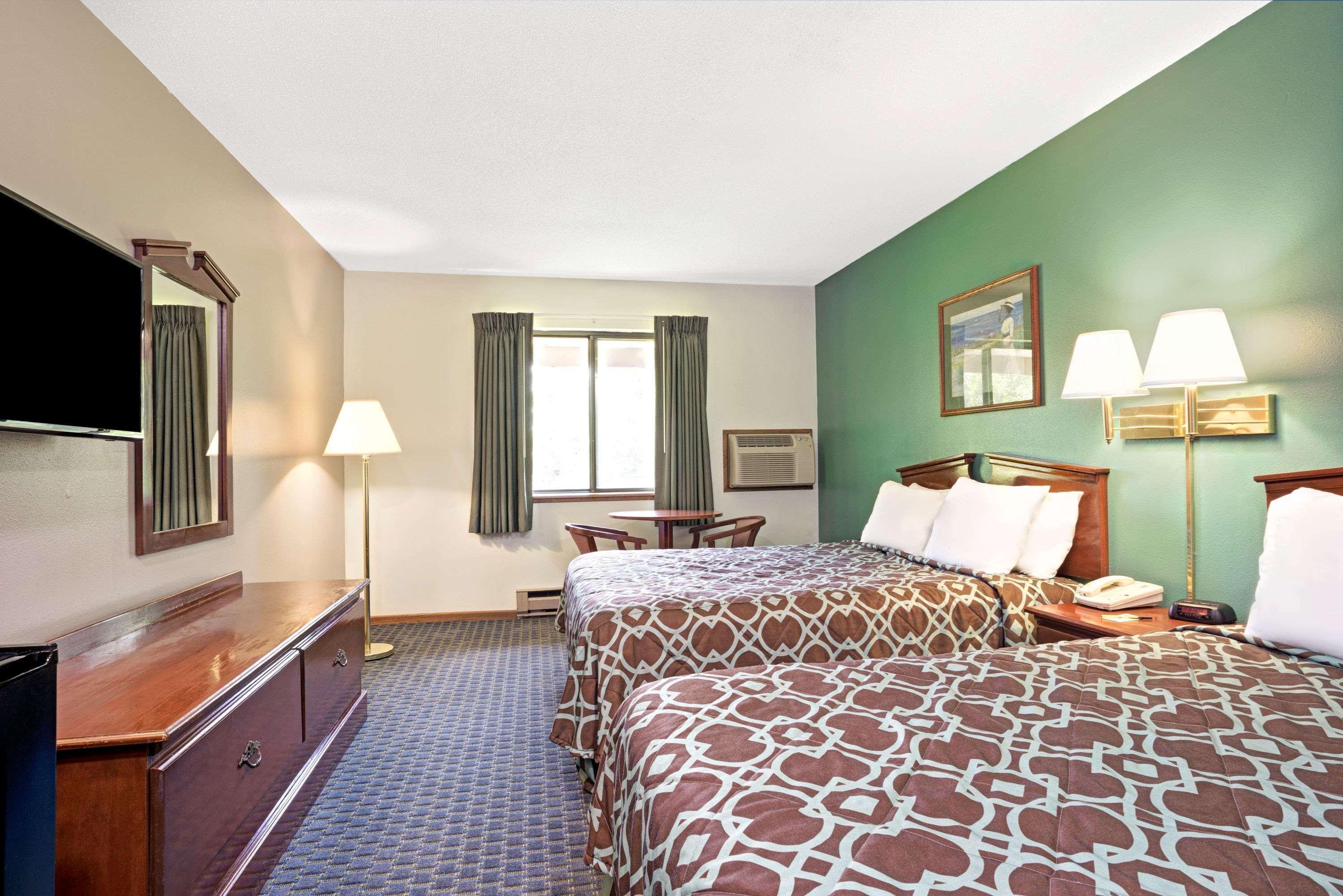 Hotel Super 8 By Wyndham Hudson Extérieur photo